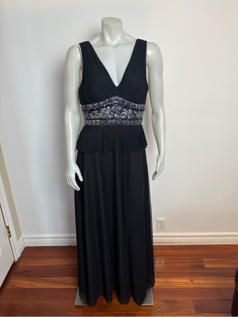 JS COLLECTION - Black Sequin/jewel Embellished V-neck Gown. Pleated peplum. 12 - Picture 2 of 9